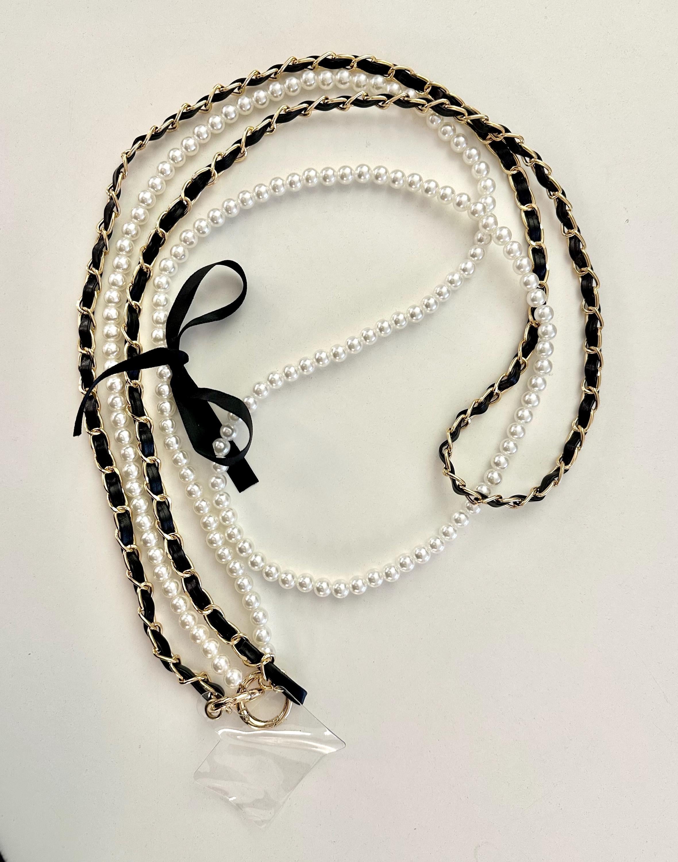 Edle Handyketten in schwarz weiß | universal Schnur Band für Mobiltelefone inkl. Adapter | pink | Smiley Anhänger | Perlen