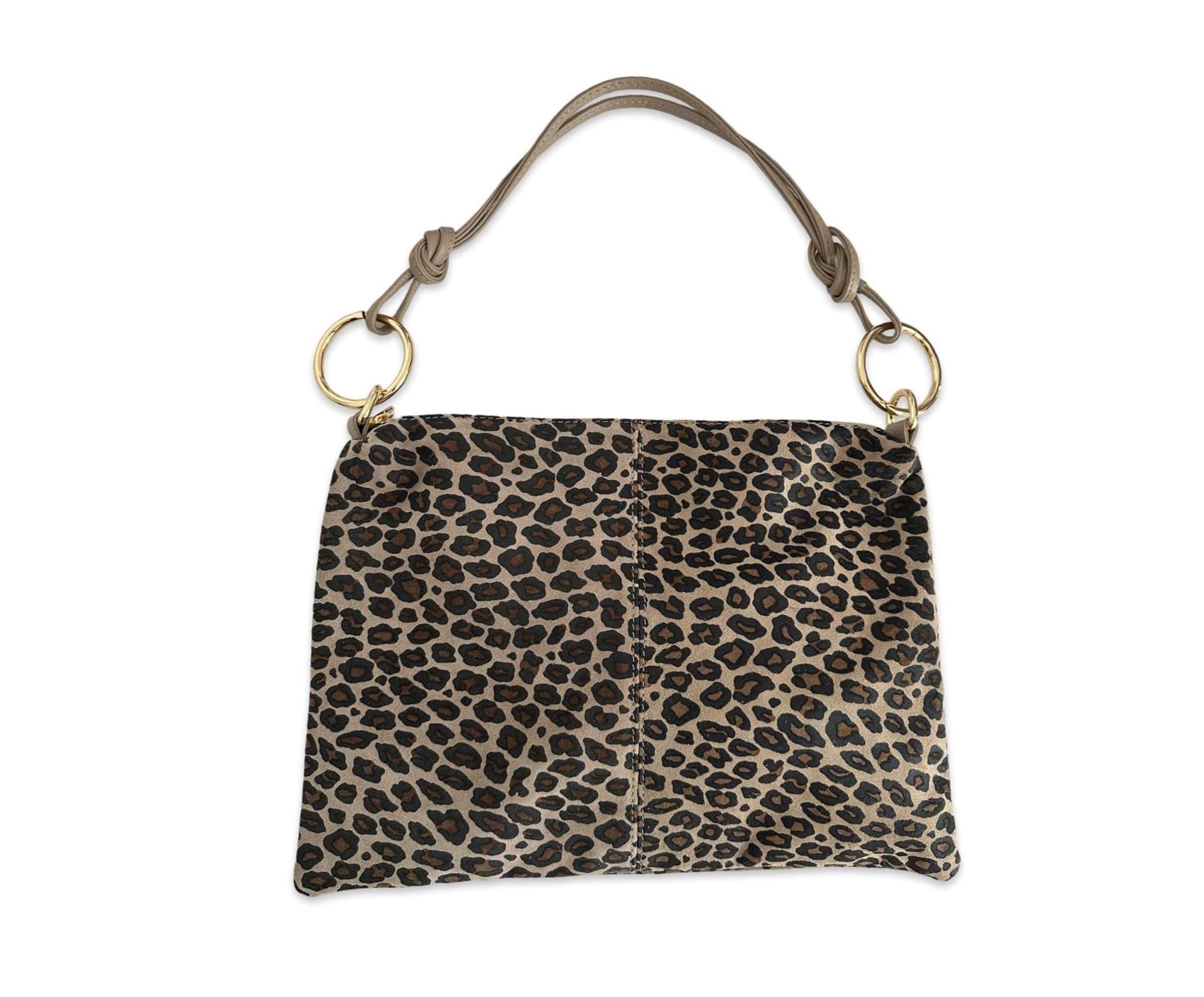 Flache Leo Tasche aus Leder | Leopard | Umhängetasche mit goldenen Ringen | Animal Print Leo Look | Echtleder