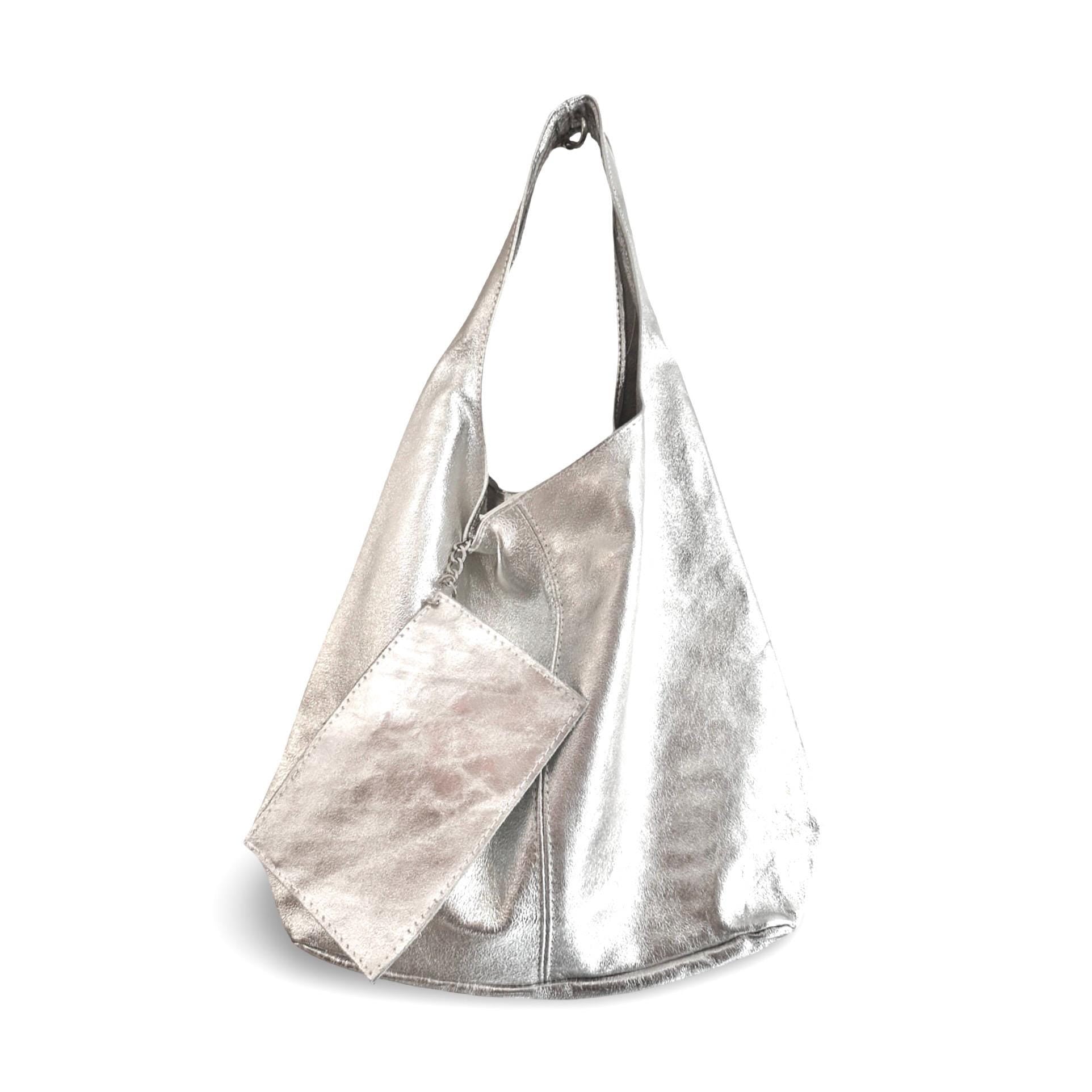 Silberne Hobo Tasche aus Leder | edel und lässig, stylisch & praktisch