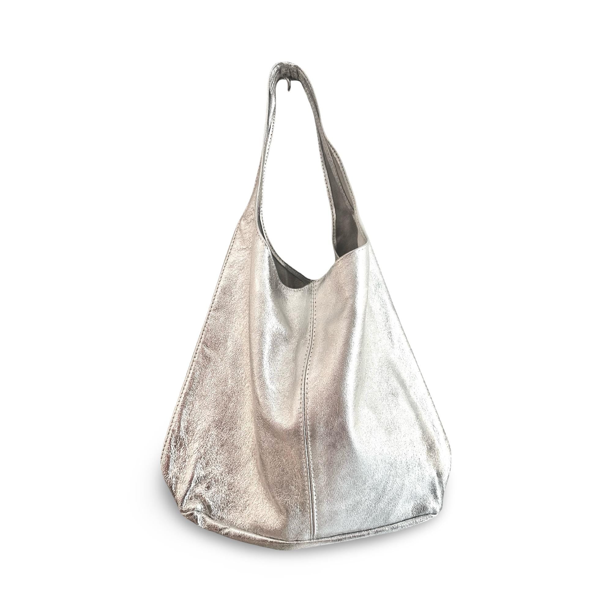 Silberne Hobo Tasche aus Leder | edel und lässig, stylisch & praktisch