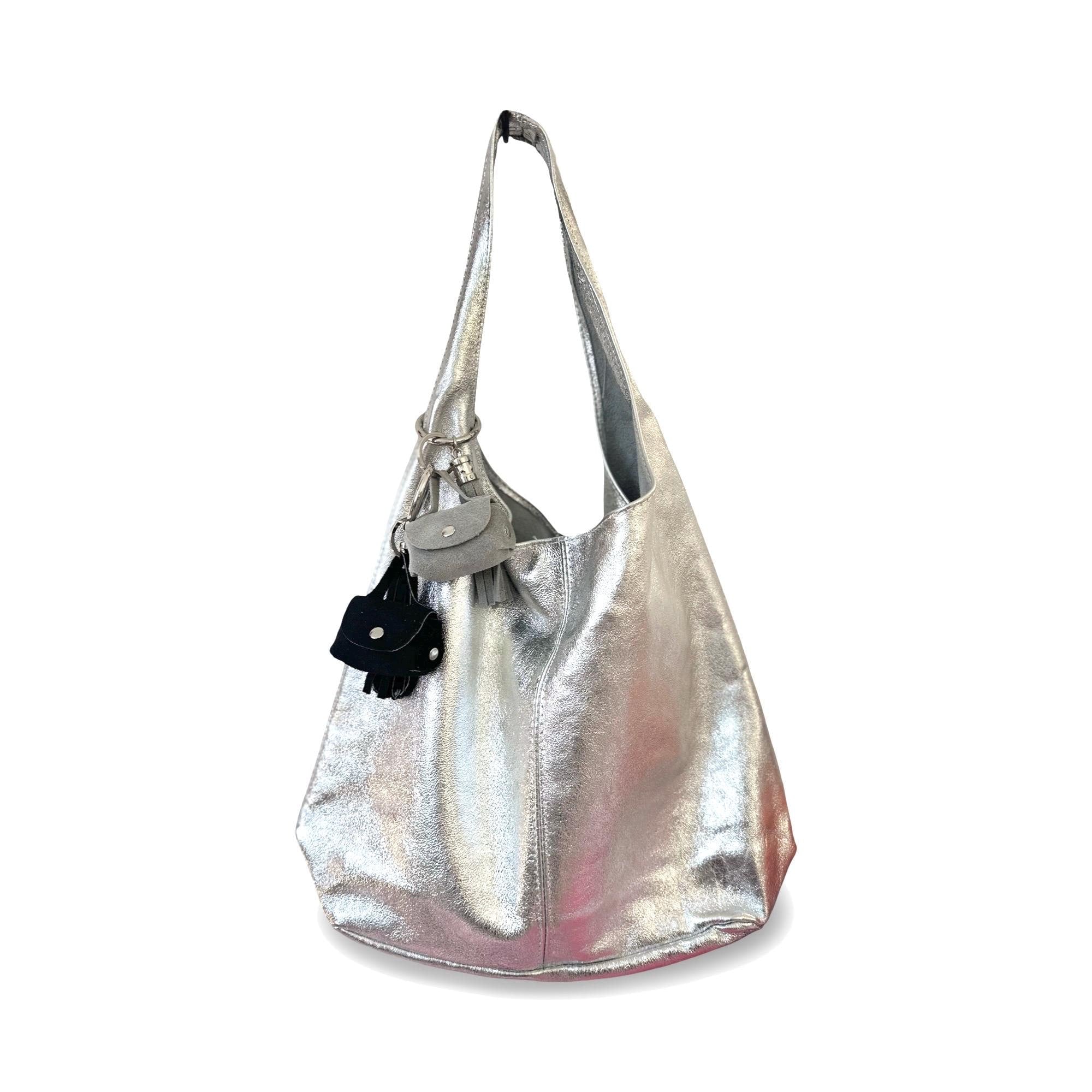 Silberne Hobo Tasche aus Leder | edel und lässig, stylisch & praktisch