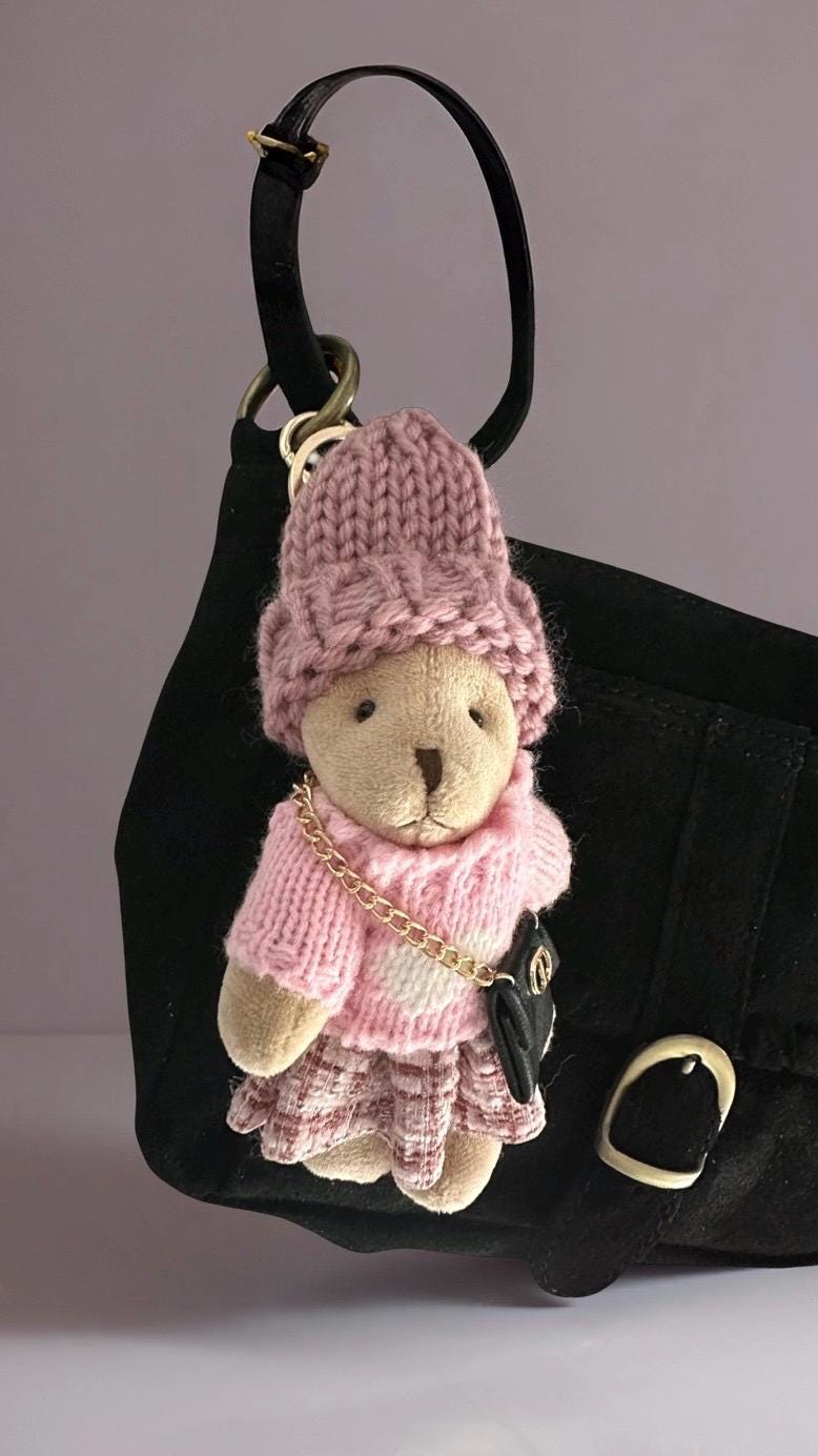 Bag Charm Teddy Fashion | Anhänger Tasche oder Schlüssel | Taschenschmuck Taschenanhänger | Bärchen rosa oder schwarzes Kleid Strickmütze