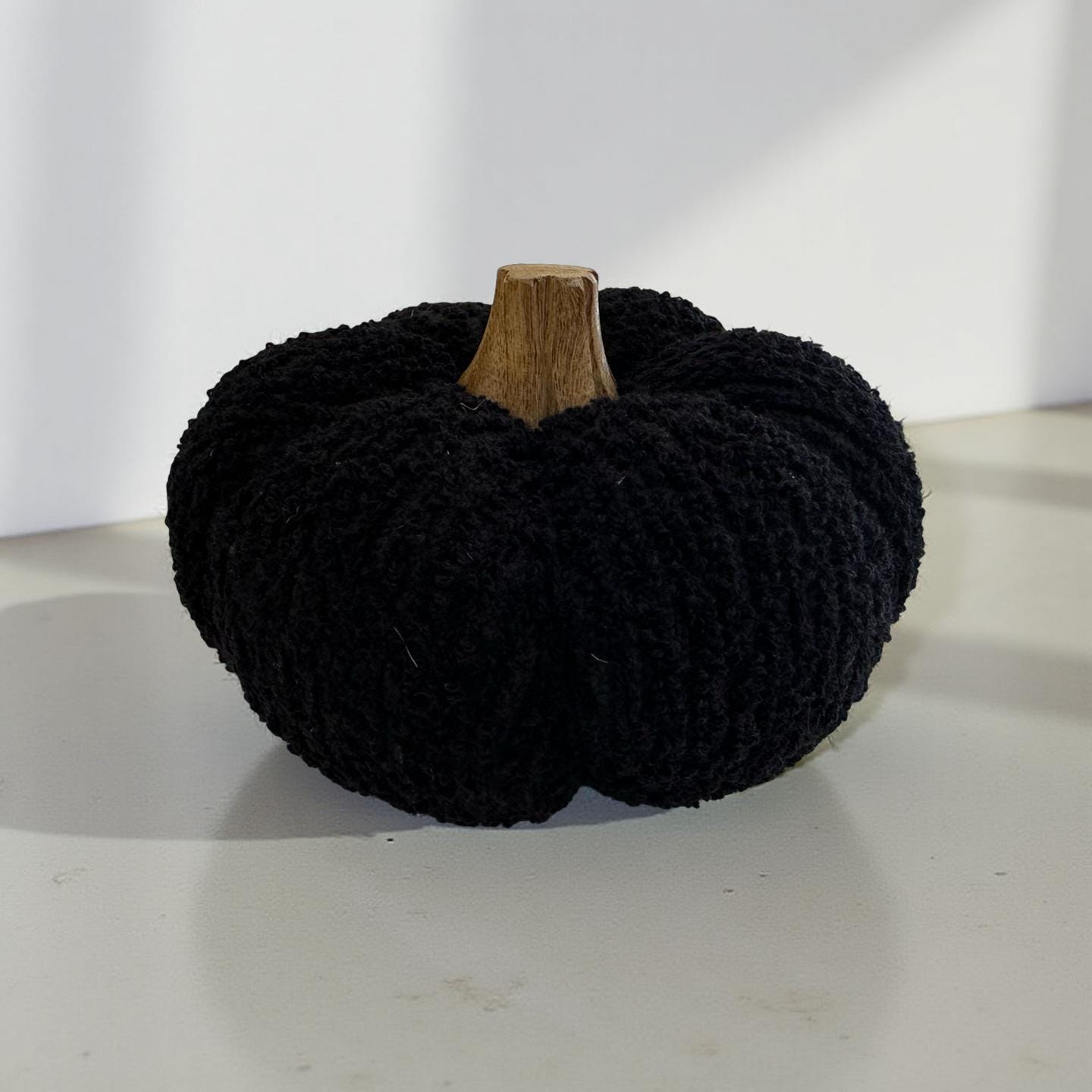 Deko Kürbisse | schwarzer Stoff mit Holz | in zwei Größen | Halloween Herbst Dekoration