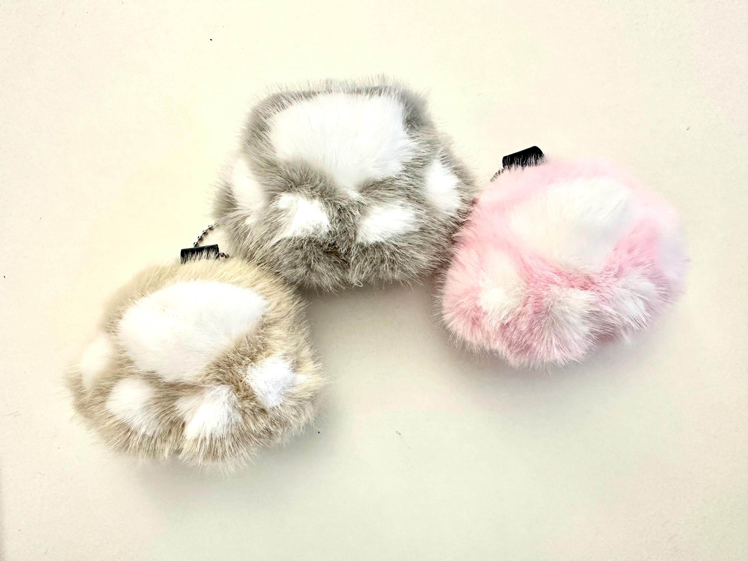 Plüsch Pfote | Anhänger für Tasche oder Schlüssel | Taschenschmuck Taschenanhänger | Bag Charm | grau, rosa oder beige