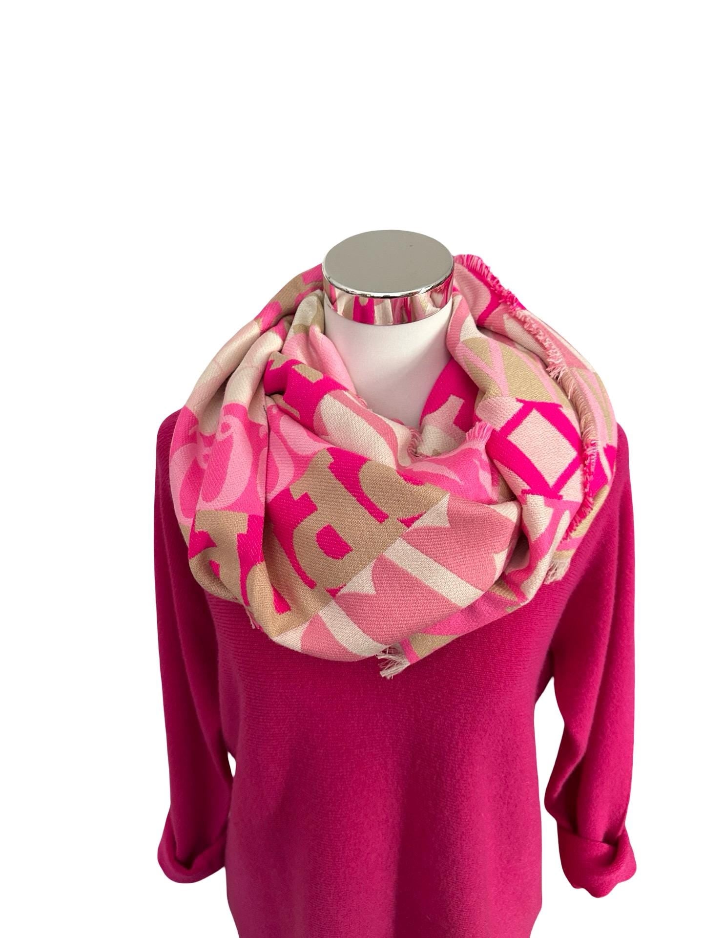 Breiter Schal Alphabet Buchstaben in Rosa, weiß und pink| Viskose | Webschal Tuch Stola | 180 x 70 cm