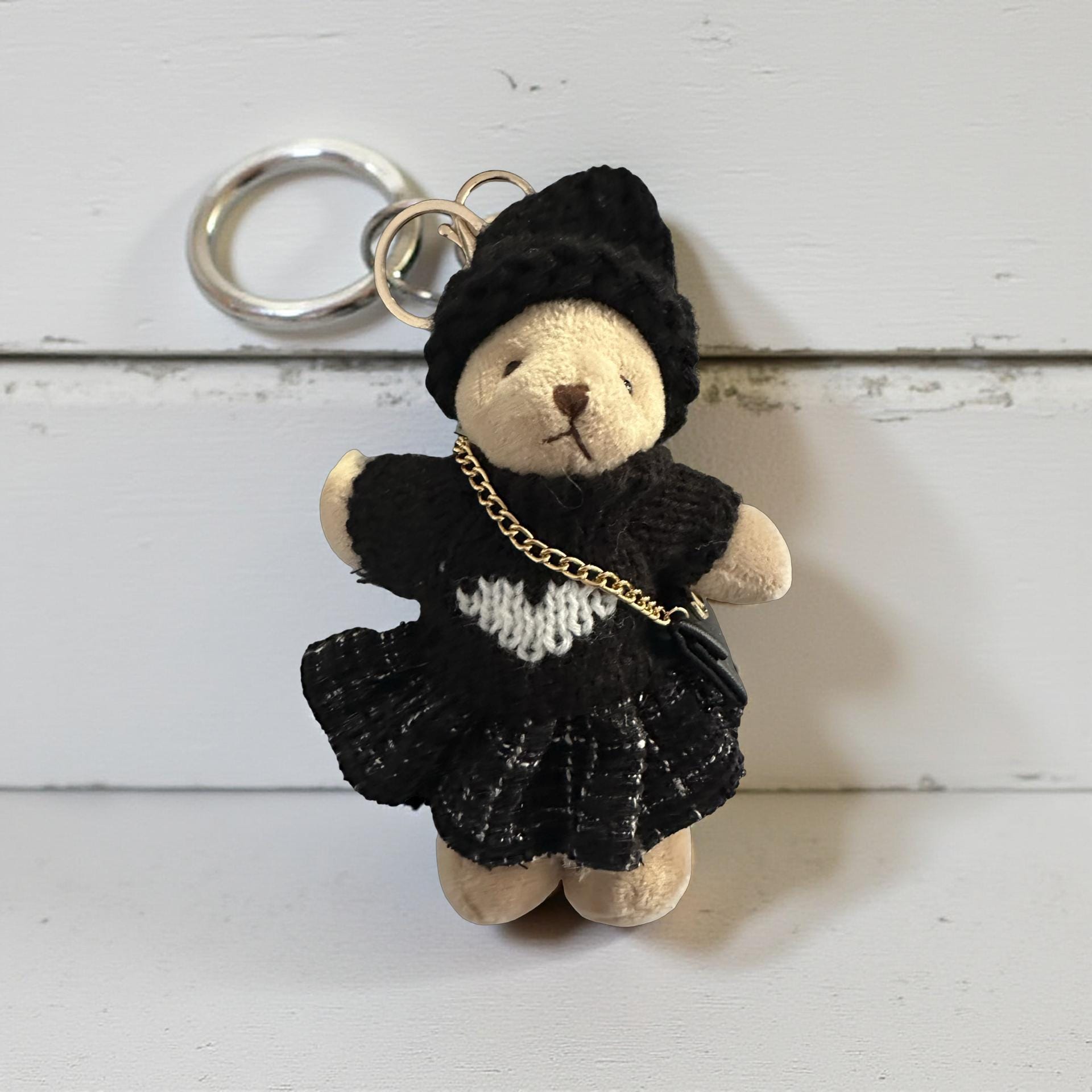 Bag Charm Teddy Fashion | Anhänger Tasche oder Schlüssel | Taschenschmuck Taschenanhänger | Bärchen rosa oder schwarzes Kleid Strickmütze