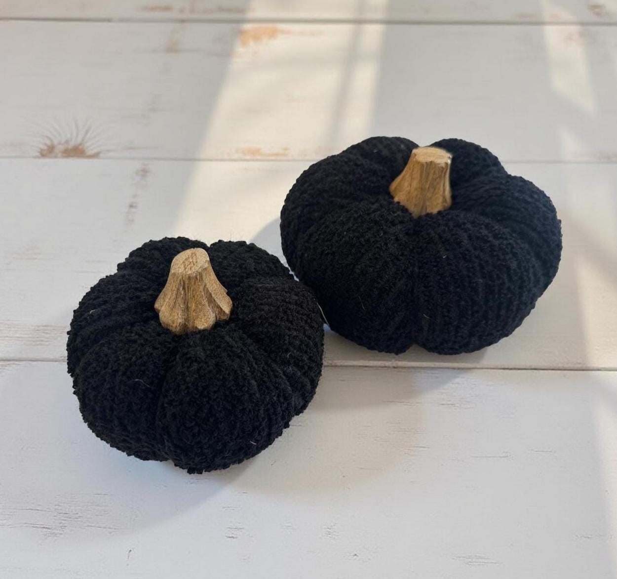 Deko Kürbisse | schwarzer Stoff mit Holz | in zwei Größen | Halloween Herbst Dekoration