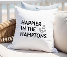 Kissen | Happier in the Hamptons | 40 x 40 cm | Strandhaus Beach House | schwarz weiß Anker