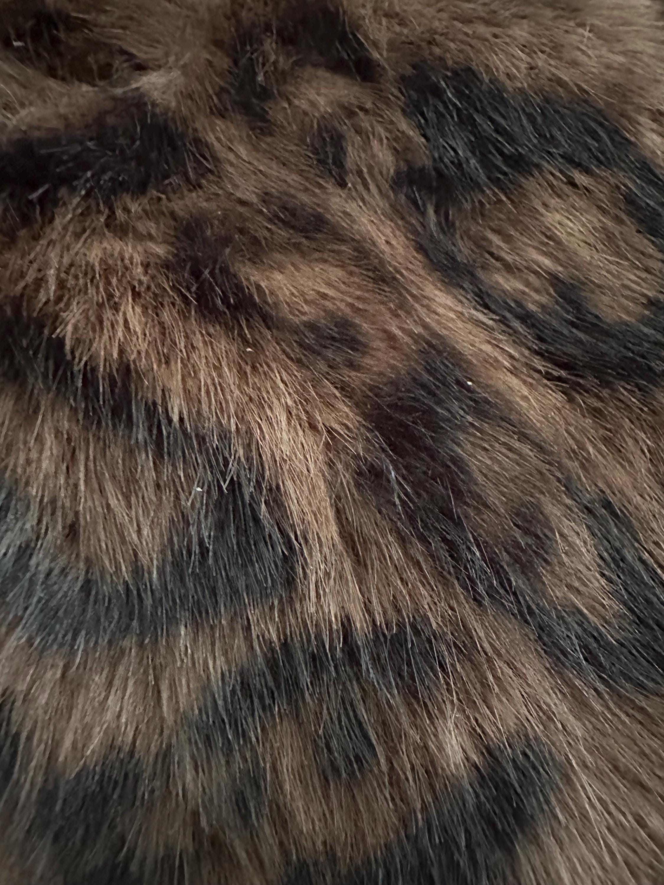 Leo Tasche aus Fell | Leopard | Umhängetasche | Crossbody Bag | Animal Print Leo Look | Fake Fur