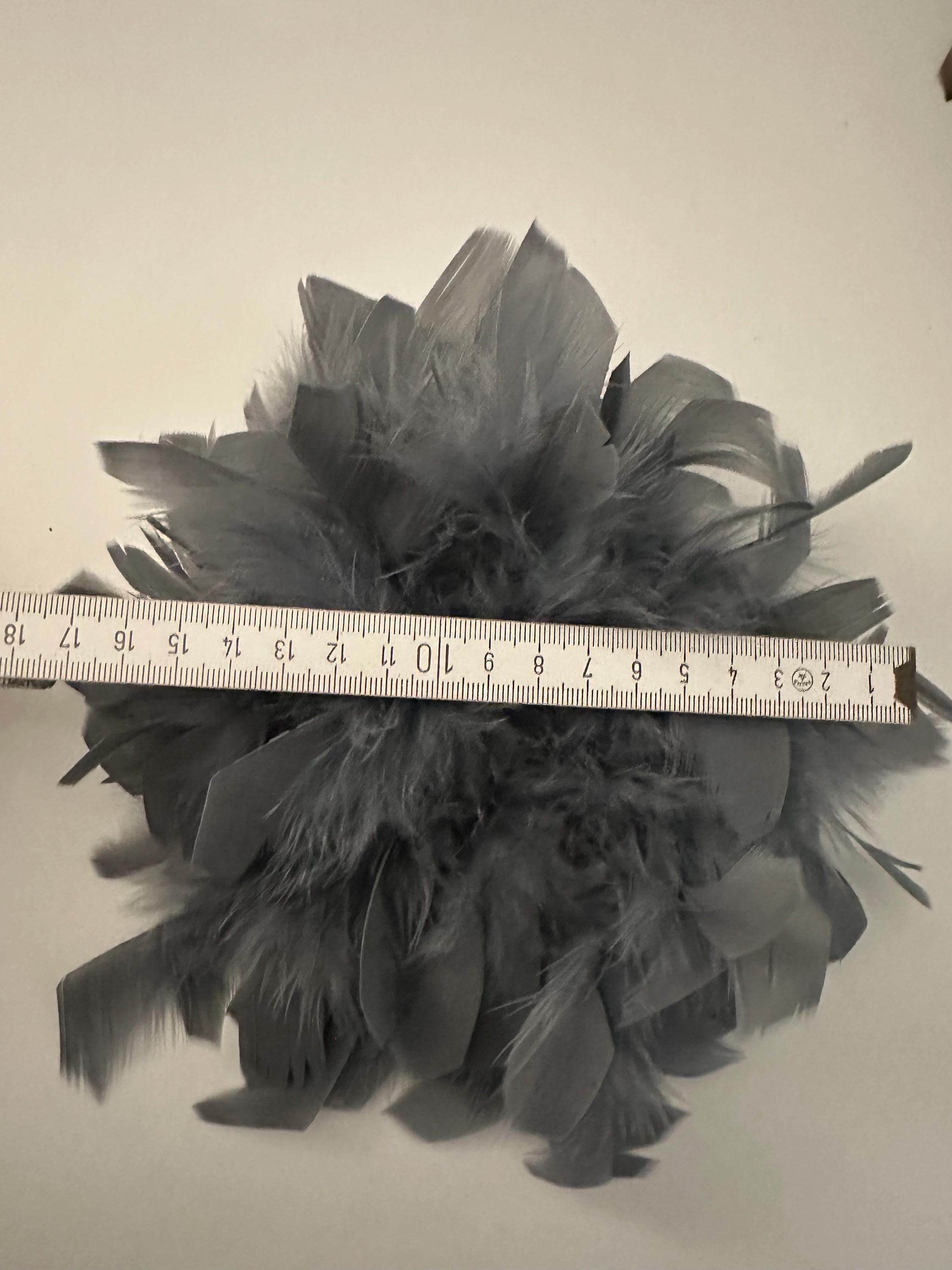 Große Federbrosche braun oder grau | Brosche Federn | Anstecknadel und Clip | Feder Brosche Federball zum Anstecken | grau oder braun