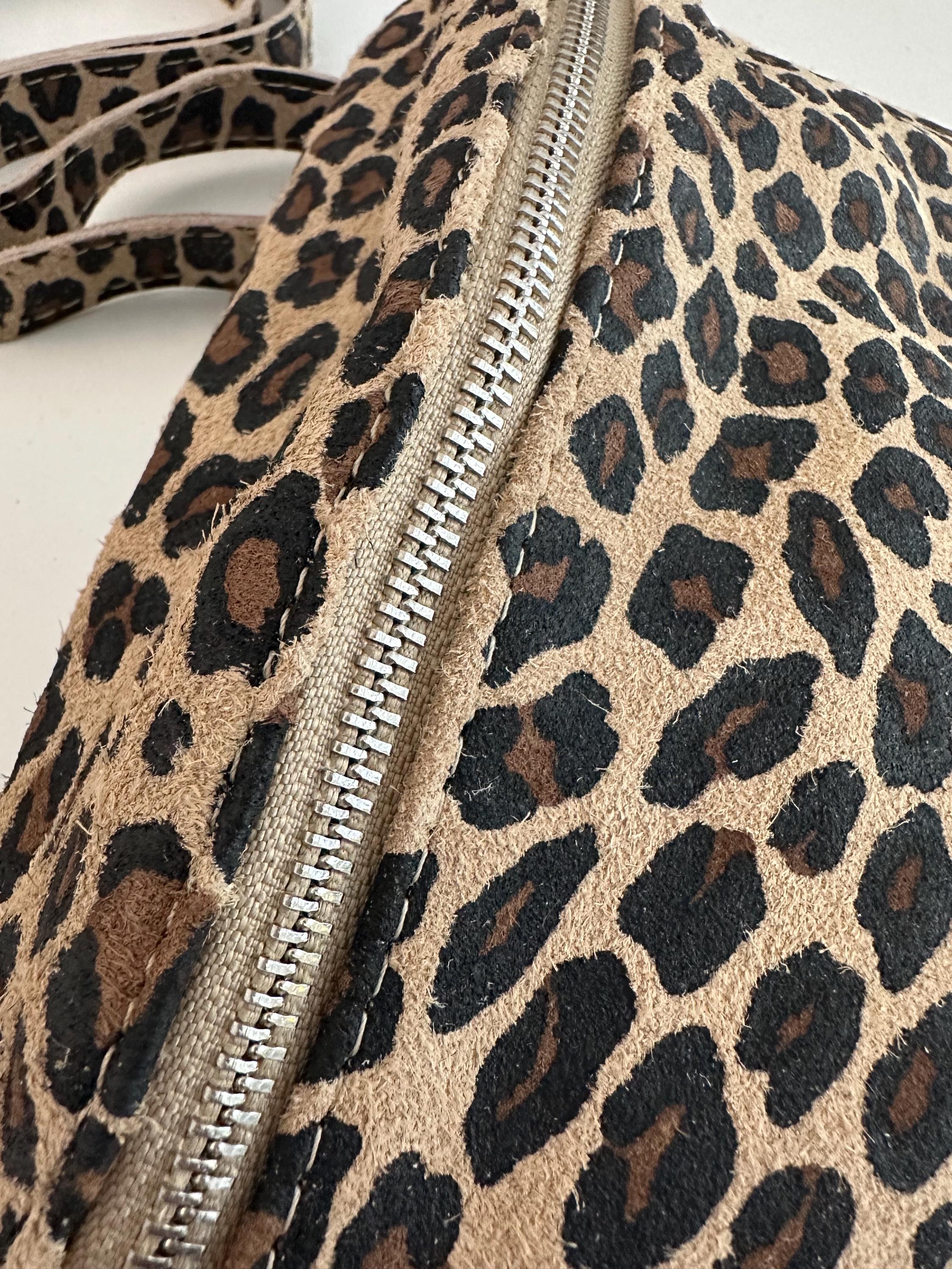 Leo Tasche aus Leder | Leopard | Umhängetasche | Crossbody Bag | Animal Print Leo Look Leder