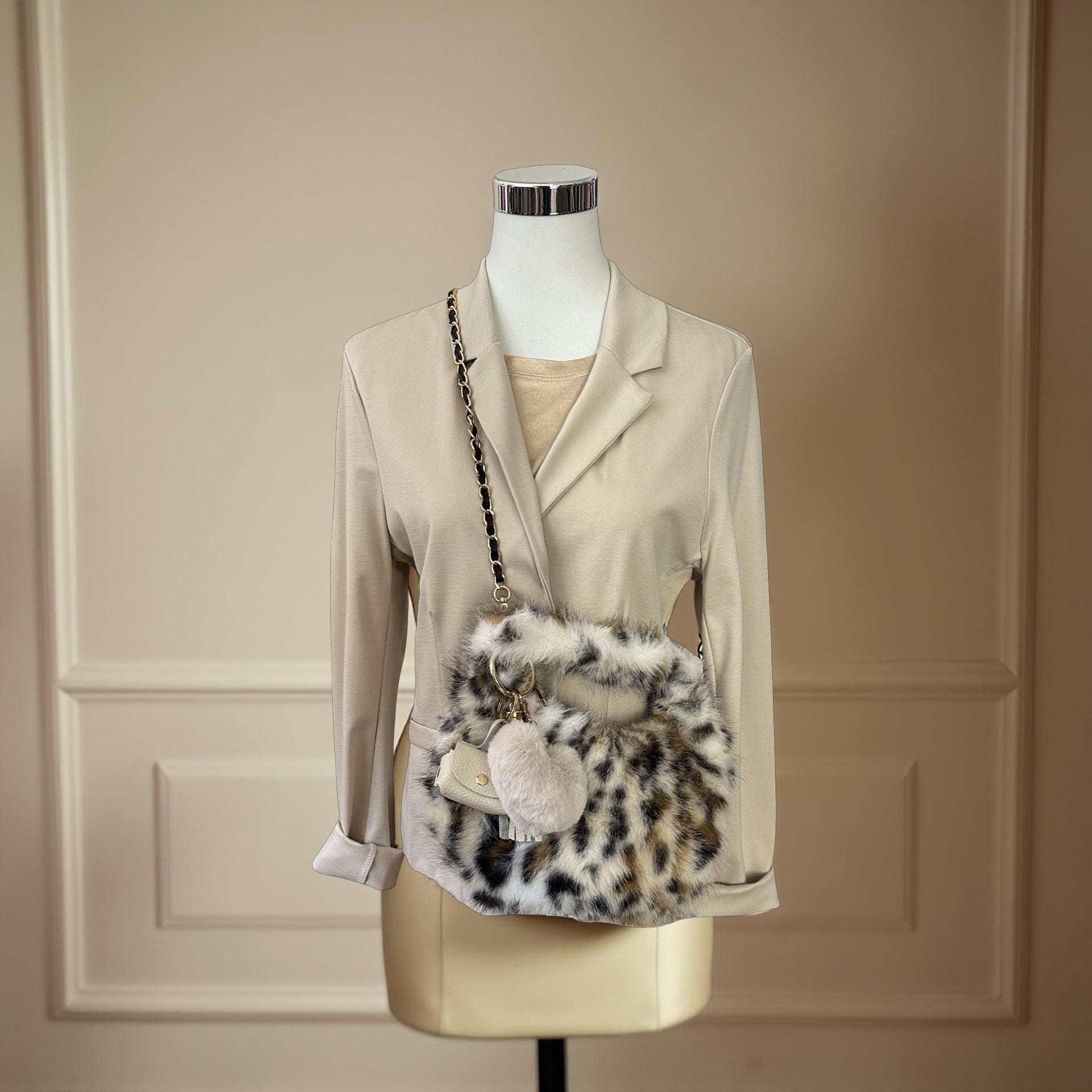 Leo Tasche aus Fell | Leopard | Umhängetasche | Crossbody Bag | Animal Print Leo Look | Fake Fur