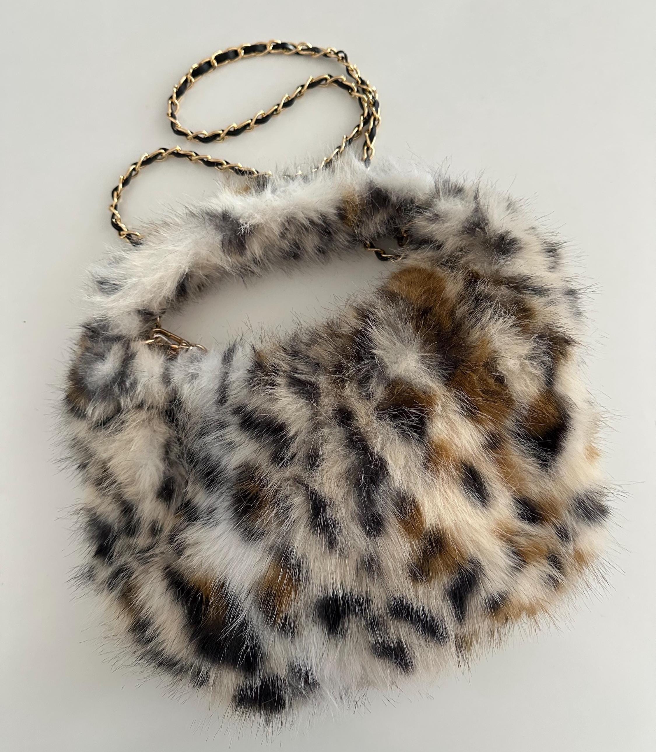 Leo Tasche aus Fell | Leopard | Umhängetasche | Crossbody Bag | Animal Print Leo Look | Fake Fur