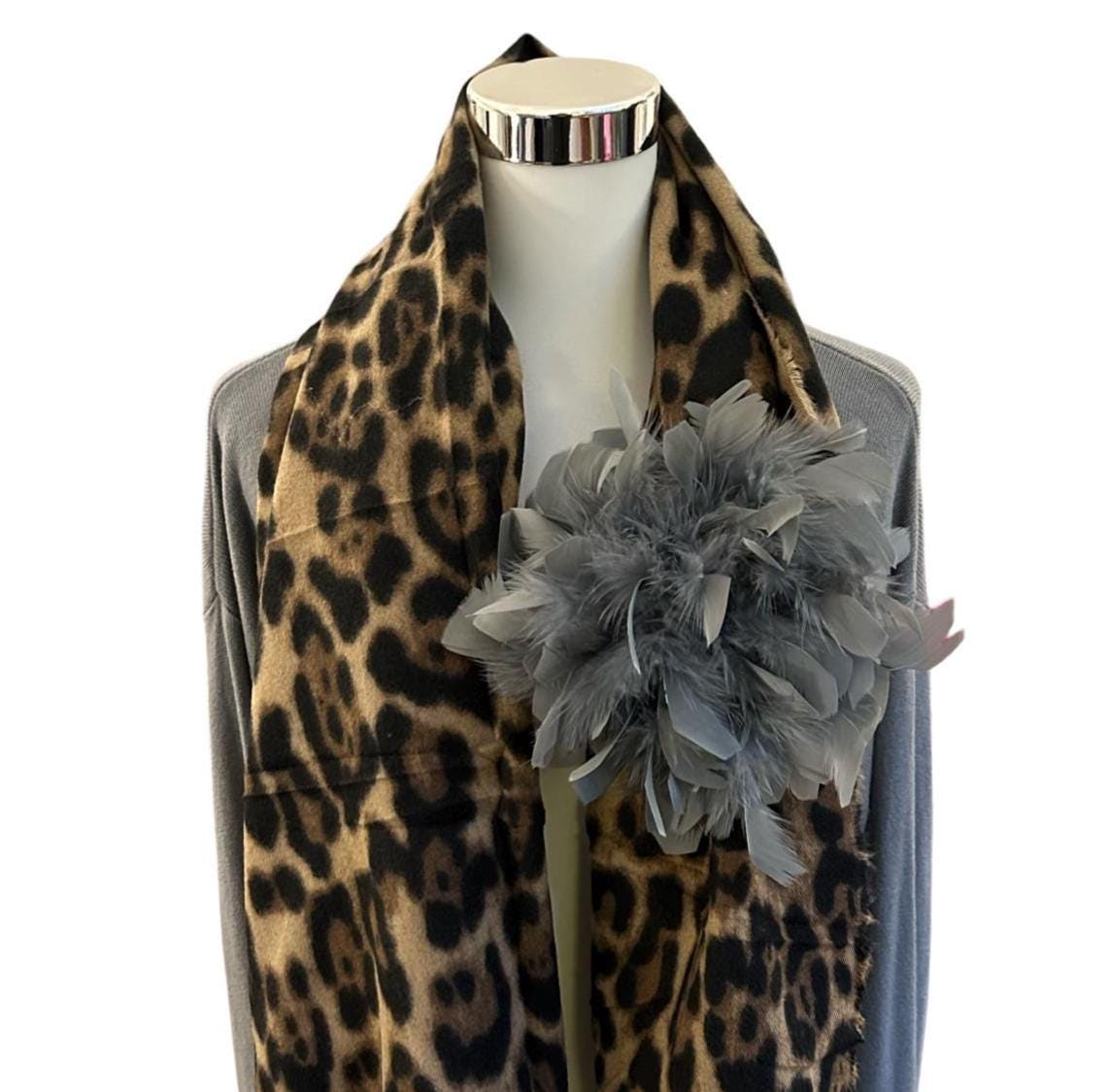 Große Federbrosche braun oder grau | Brosche Federn | Anstecknadel und Clip | Feder Brosche Federball zum Anstecken | grau oder braun