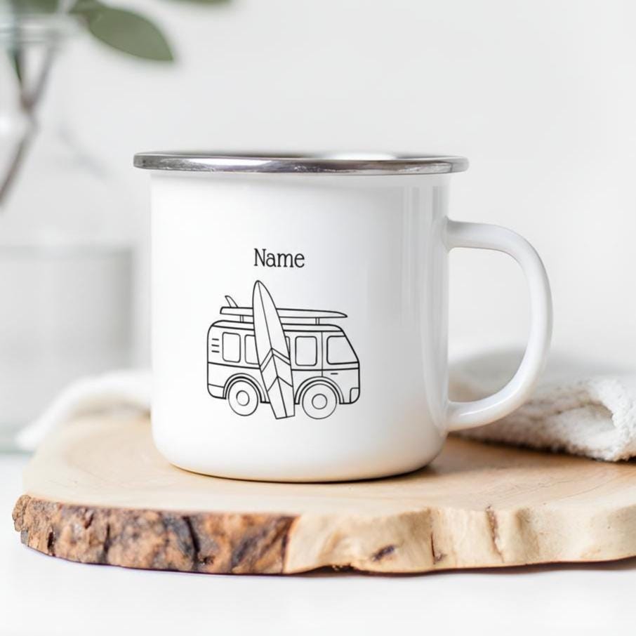 Personalisierte Emaille Tasse Camper - Bulli mit Surfbrett - Ideal für Camping & Reisen