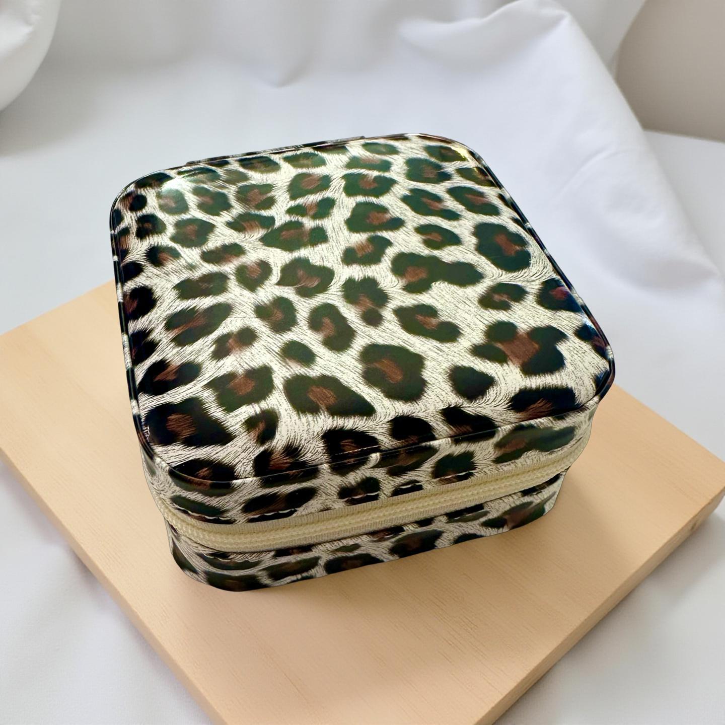 Schmuck-Etui Leomuster für die Reise | personalisierte Schmuckbox | kleine Schatulle mit Namen | Leo