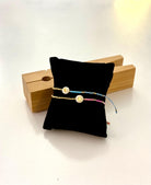 Zartes Armband mit Herz | kleines feines elastisches Perlenarmband mit Makrameeknoten | in rosa oder hellblau