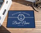 Fußmatte Boot Yacht Schiff | Personalisierter Fußabtreter mit Bootsnamen und Jahreszahl in blau weiß, Rand schwarz
