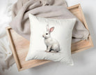 Oster Kissen mit weißem Hasen | Kaninchen auf quadratischem Samtkissen | mit Füllung