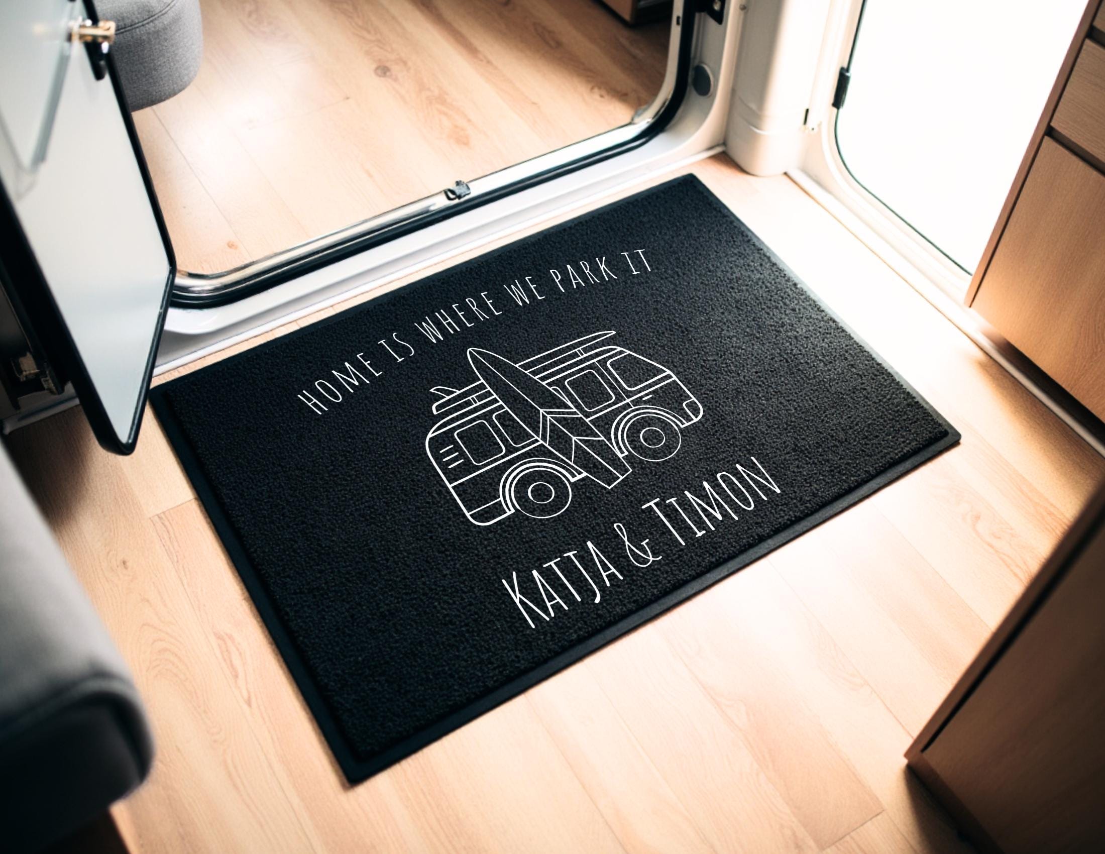 Fußmatte | Personalisierte Fußmatte für Camper | Geschenk Wohnmobil Camping | schwarzer Fußabtreter mit Namen
