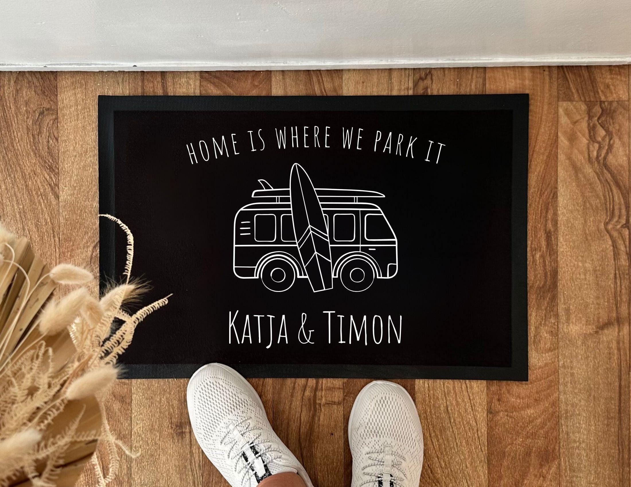 Fußmatte | Personalisierte Fußmatte für Camper | Geschenk Wohnmobil Camping | schwarzer Fußabtreter mit Namen