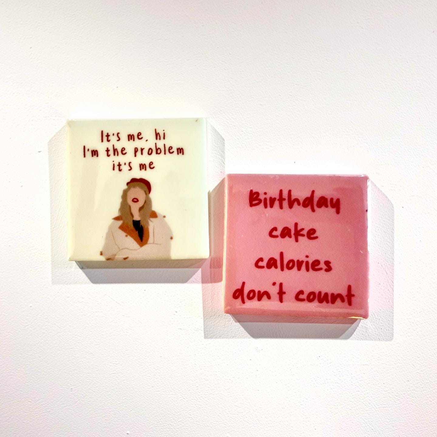 Mini Fliesen Magnete | kleine Kacheln mit Sprüchen | Magnet Taylor | Swiftie Geschenk | 4,5 x 4,5 Tile