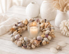 Muschelkranz Natur – handgefertigter Kranz aus Muscheln & Schneckenhäusern | Maritime Deko in Beige und Grau | Beach House Stil