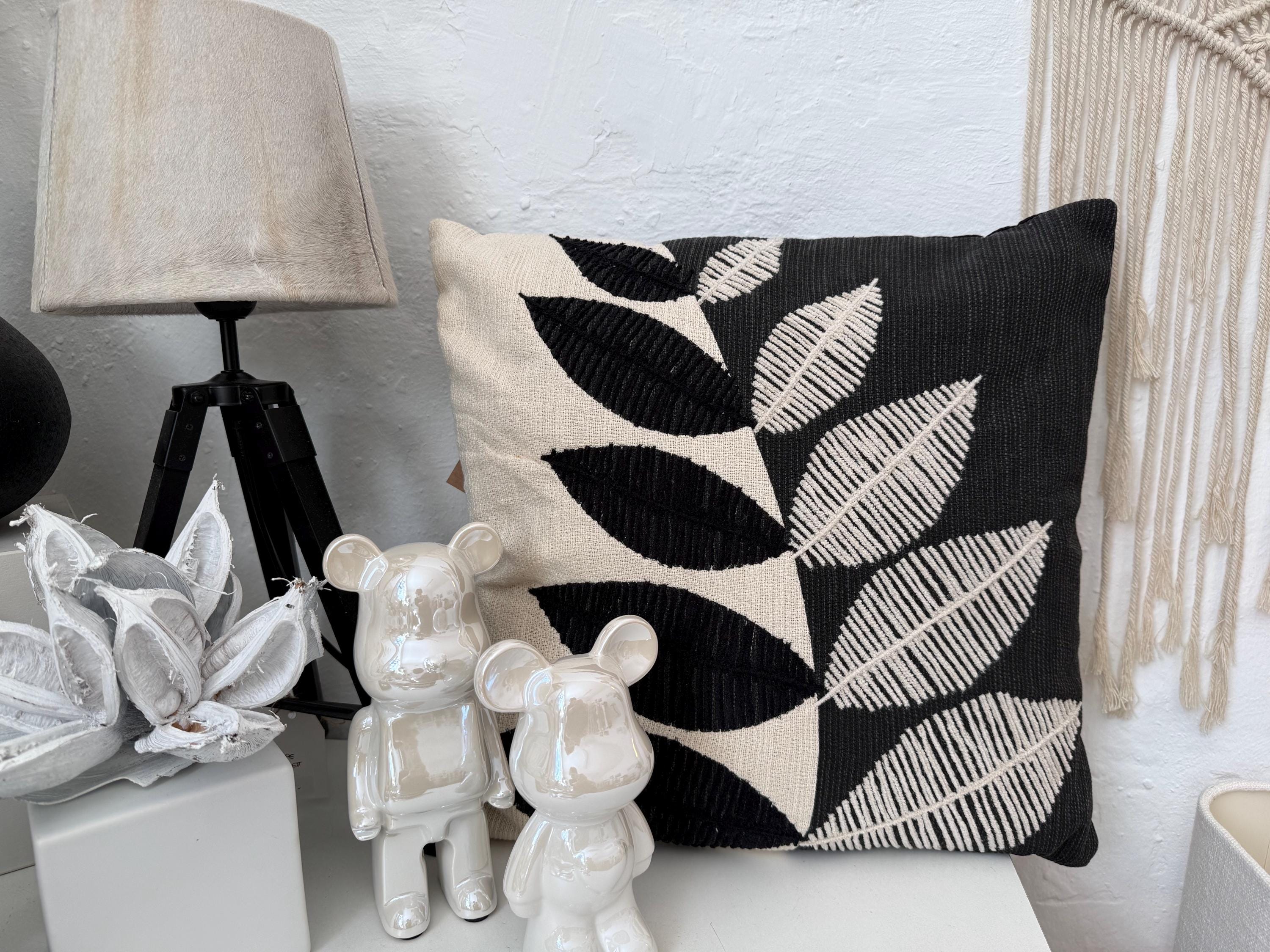 Dekokissen | 45x45 cm mit Füllung | Baumwollkissen mit modernem Blattdesign in Schwarz & Beige