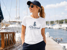 Personalisiertes Damen Bio T-Shirt mit Bootsname – Premium Shirt für Seglerinnen, Yachtbesitzerinnen & Bootsliebhaberinnen