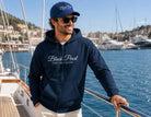 Personalisierter Herren Zipper Hoodie mit Bootsname | Maritime Skipper Reißverschluss Jacke, Segler Geschenk, Boot Outfit | Gr. S bis 5XL