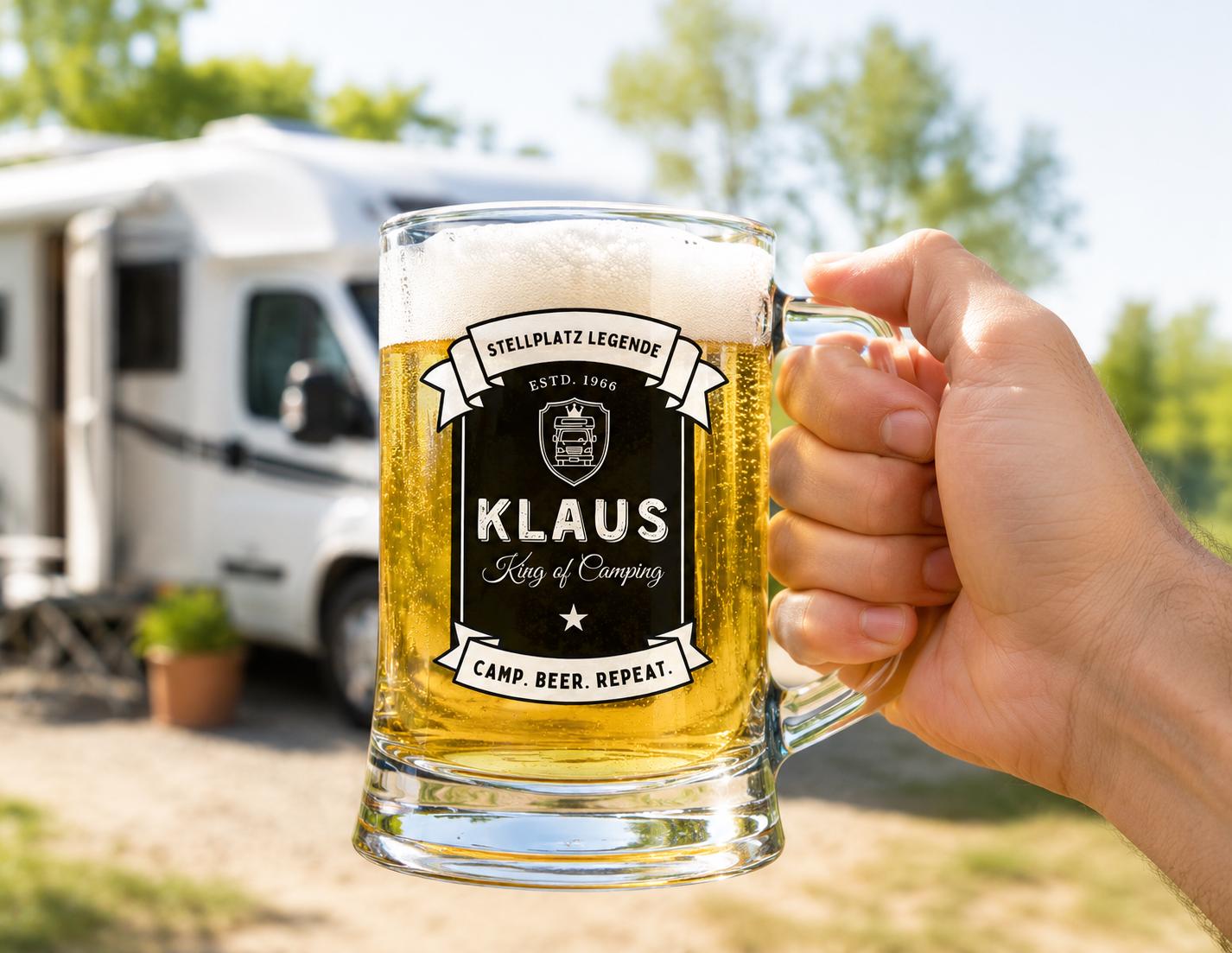 Personalisierter Bierkrug für Camper mit Name & Jahr – Camping Geschenk für Papa, Opa, Wohnmobil Besitzer, Stellplatz Legende Bierglas 0,5 L