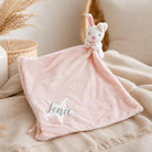 Kissen mit Häschen oder Bärchen | personalisiert | Baby Name | rosa oder hellblau | Samt