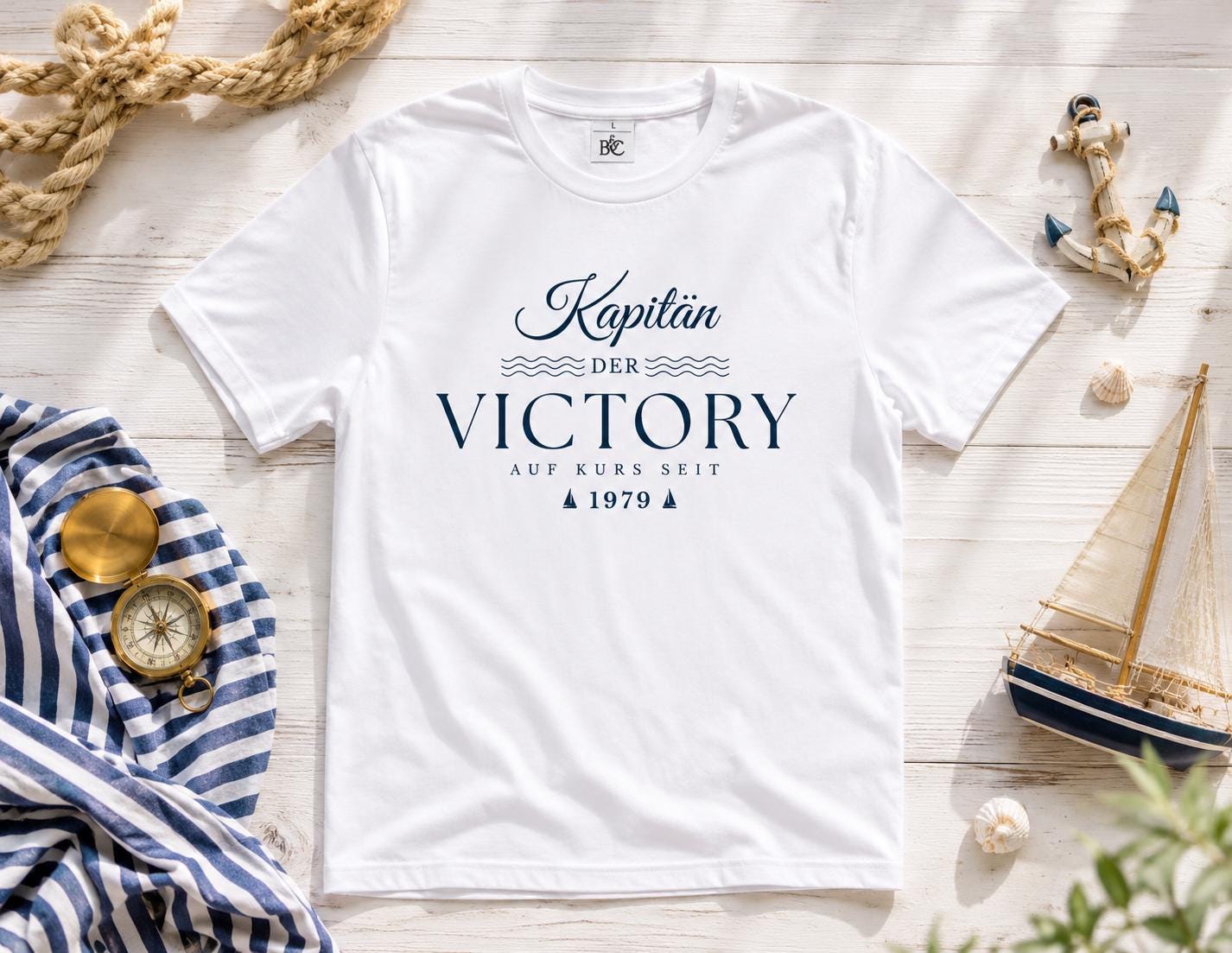 Personalisierbares Boots-Shirt mit Bootsname – Geschenkidee für Segler, Skipper & Bootsliebhaber