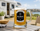 Personalisierter Bierkrug für Camper mit Name & Jahr – Camping Geschenk für Papa, Opa, Wohnmobil Besitzer, Stellplatz Legende Bierglas 0,5 L