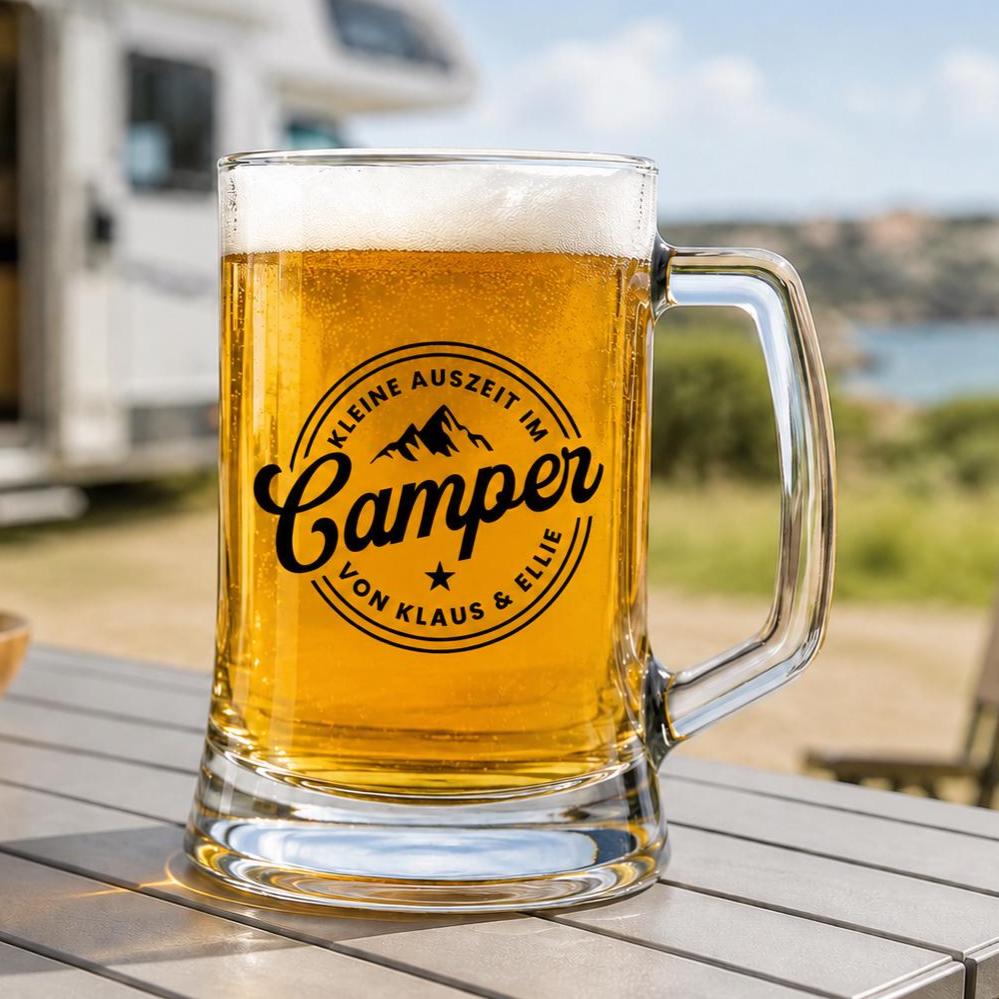 Personalisierter Bierkrug für Camper mit Namen – Camping Geschenk für Papa, Opa, Wohnmobil Besitzer, Stellplatz Legende Bierglas 0,5 L