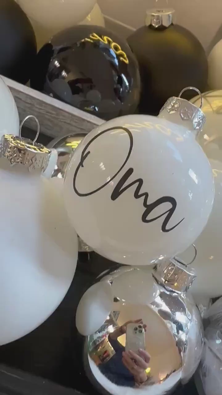 Personalisierte Weihnachtskugel | 8 cm Durchmesser | weiß matt oder glänzend | Kugel mit Name