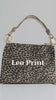 Flache Leo Tasche aus Leder | Leopard | Umhängetasche mit goldenen Ringen | Animal Print Leo Look | Echtleder