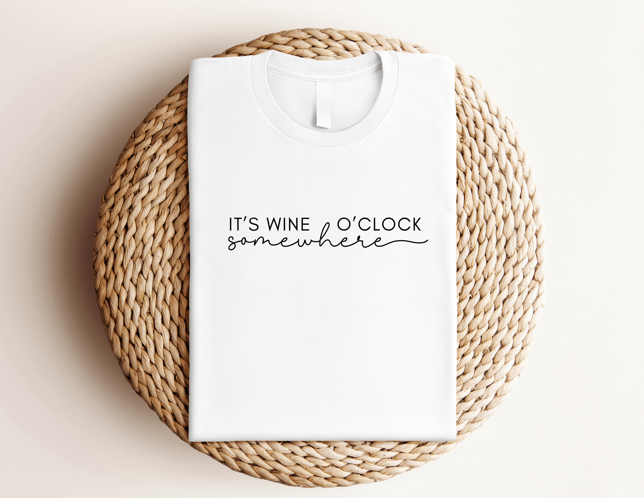 T-Shirt | It's wine o'clock somewhere | weiß, schwarz - Roo's Gift Shop