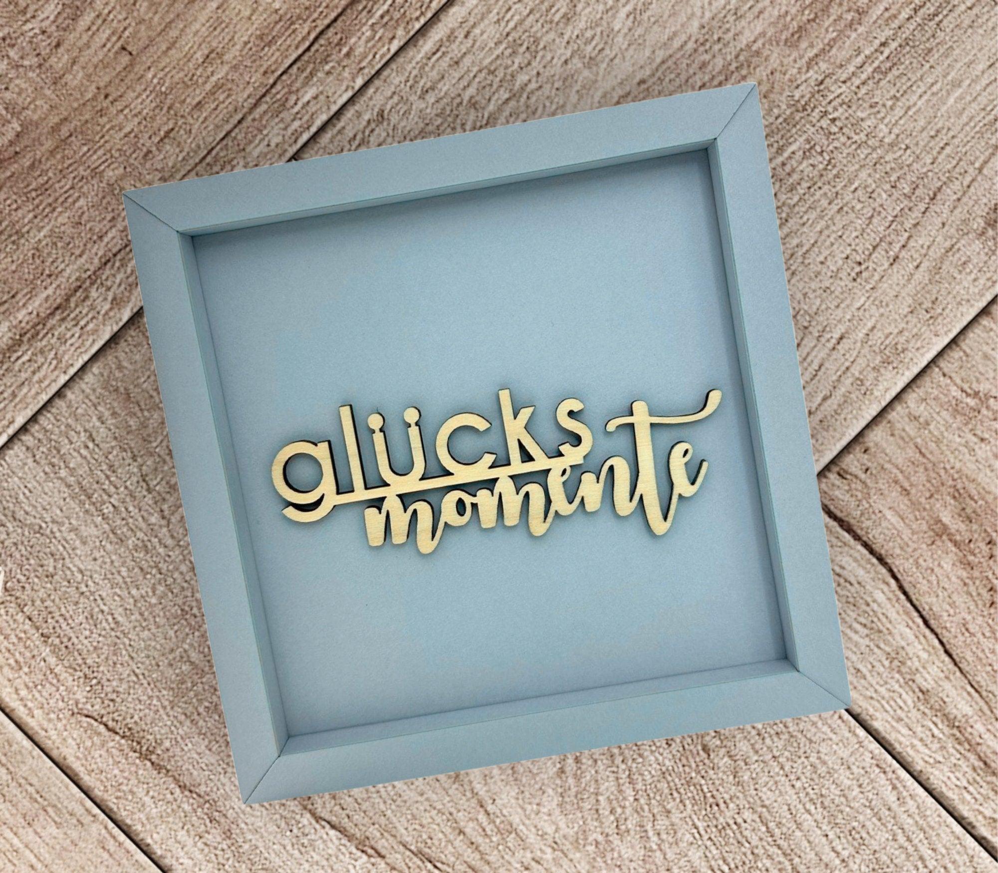 Glücksmomente | Schriftzug aus Holz | Filigrane Holzschrift - Roo's Gift Shop