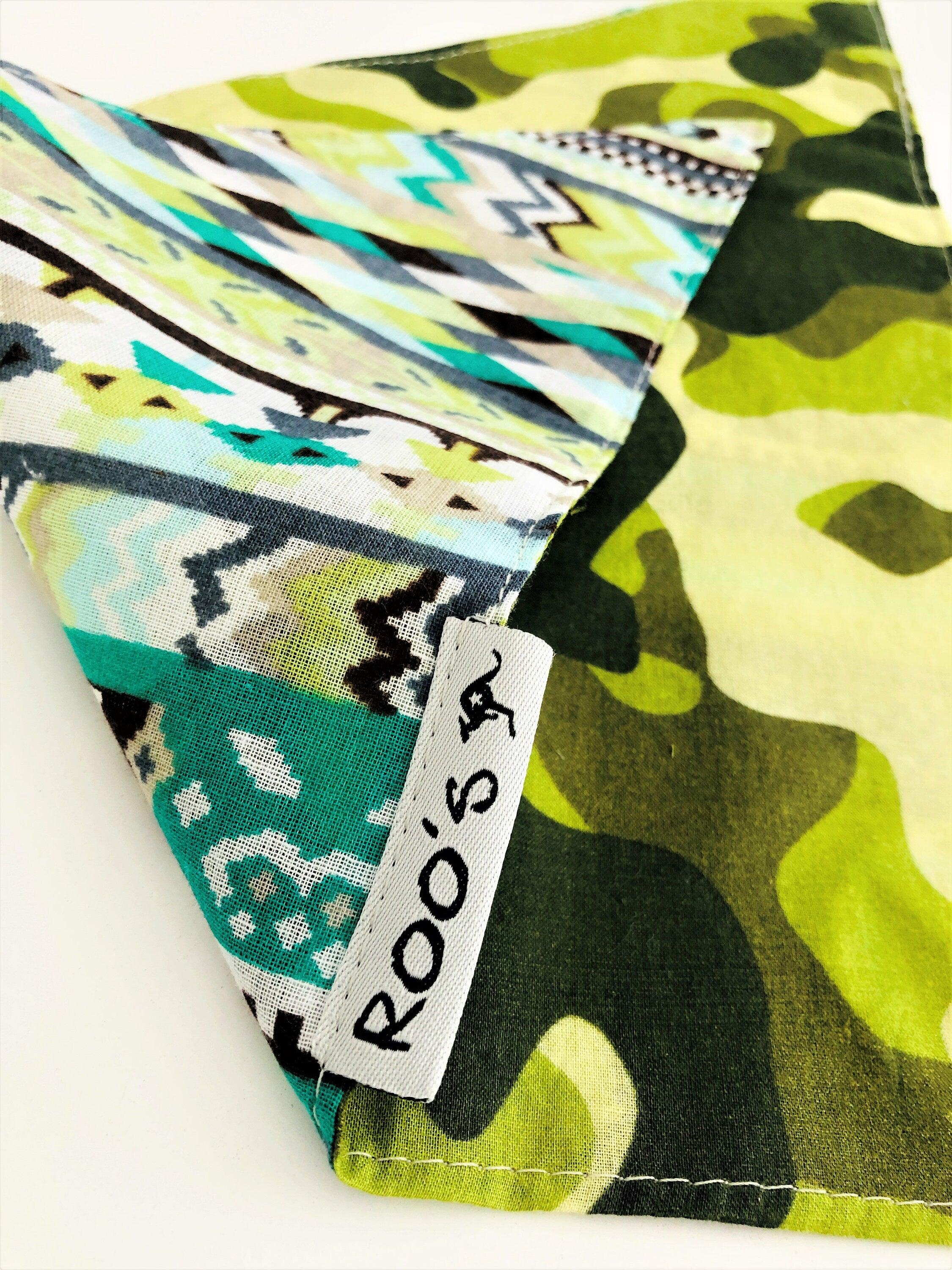 Grünes Wende Hunde Halstuch | Bandana | Dreieckstuch | Gr. S - Roo's Gift Shop