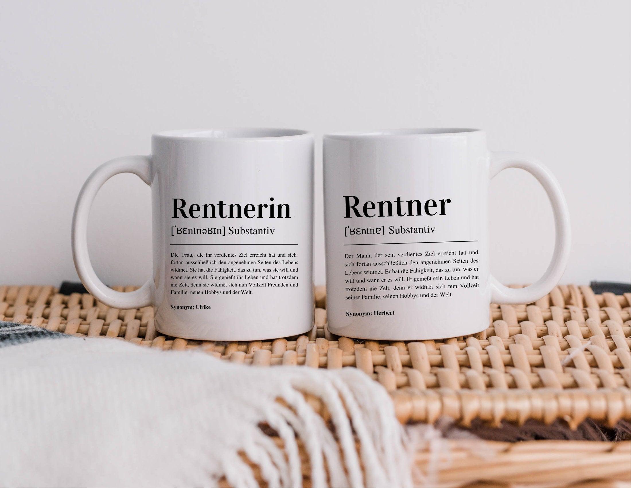 Keramiktasse | personalisiert | Definition Rentner Rentnerin | Ruhestand | Verabschiedung Kollege | Geschenk Name - Roo's Gift Shop
