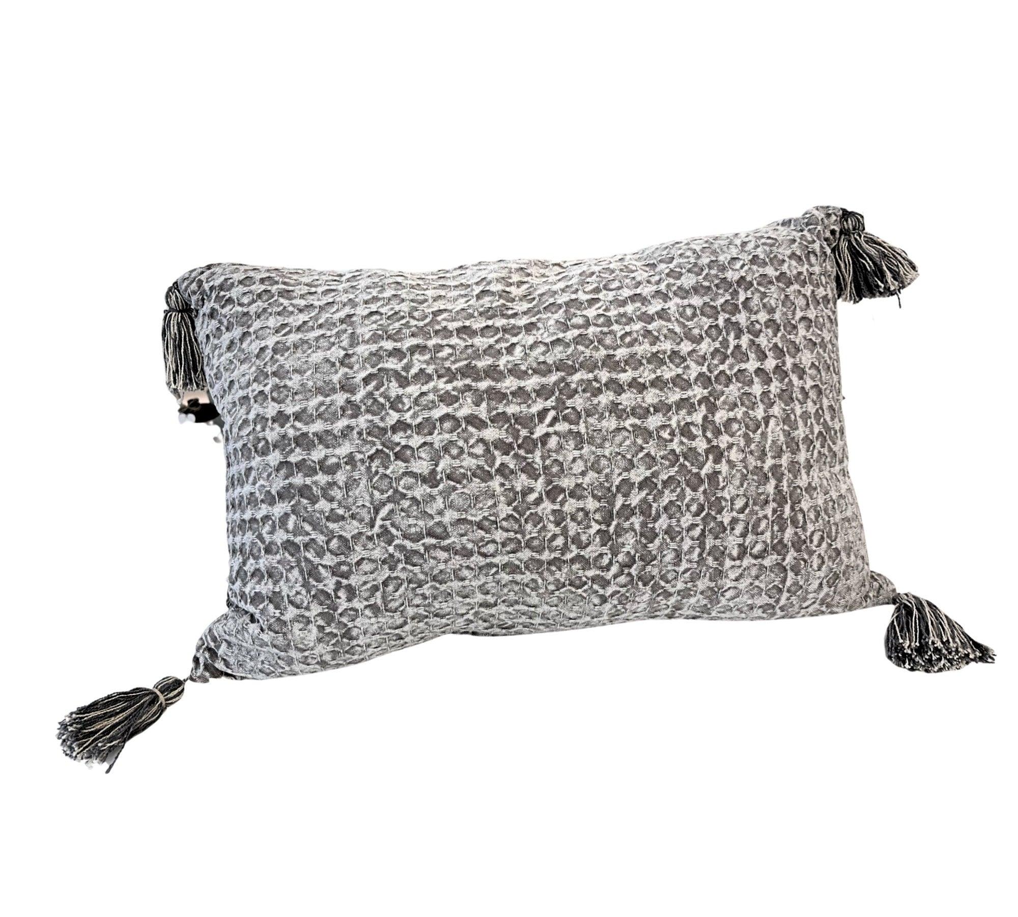 Kissen | taupe | 40 x 60 cm | Waffelpiqué - Roo's Gift Shop