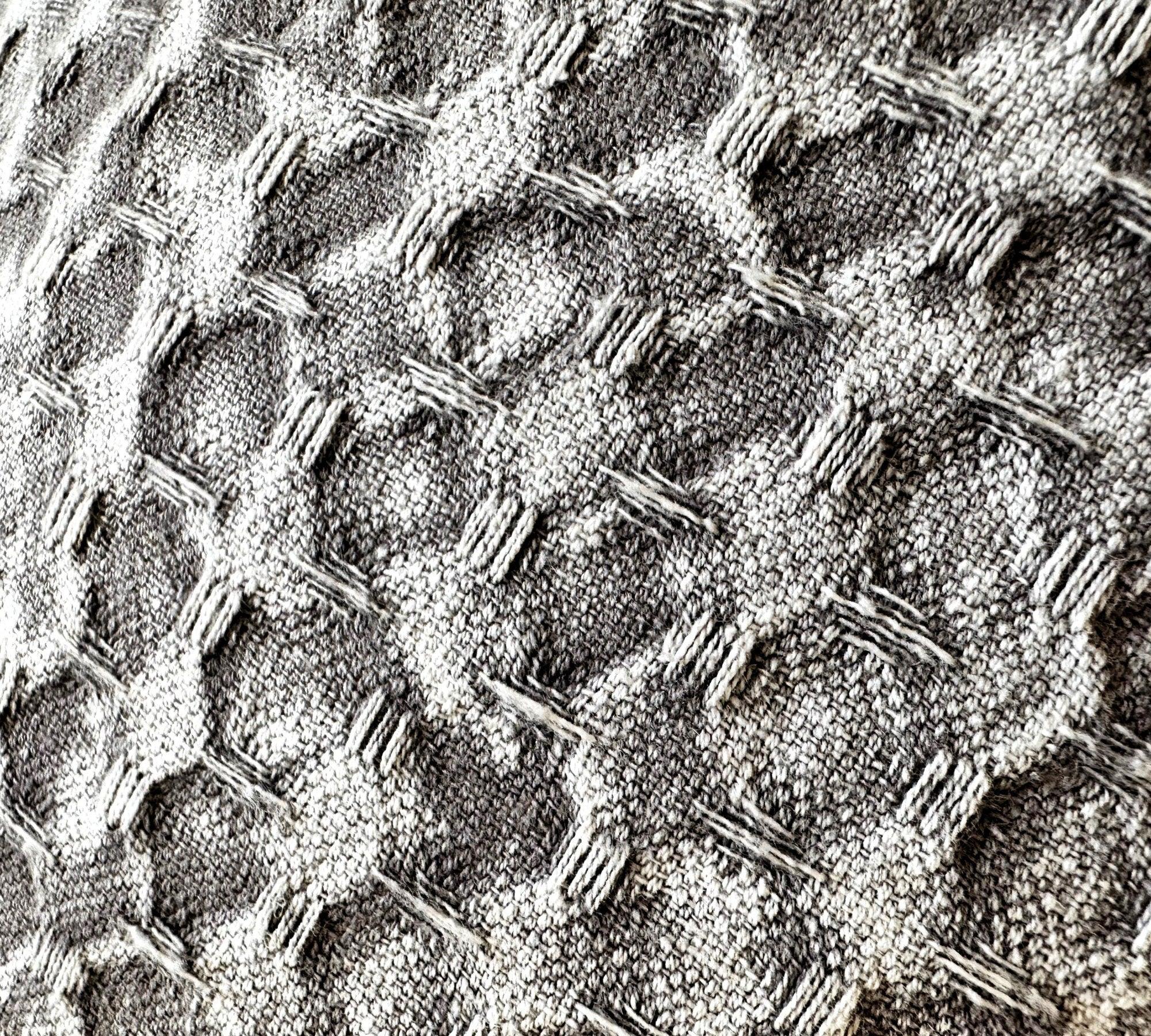 Kissen | taupe | 40 x 60 cm | Waffelpiqué - Roo's Gift Shop