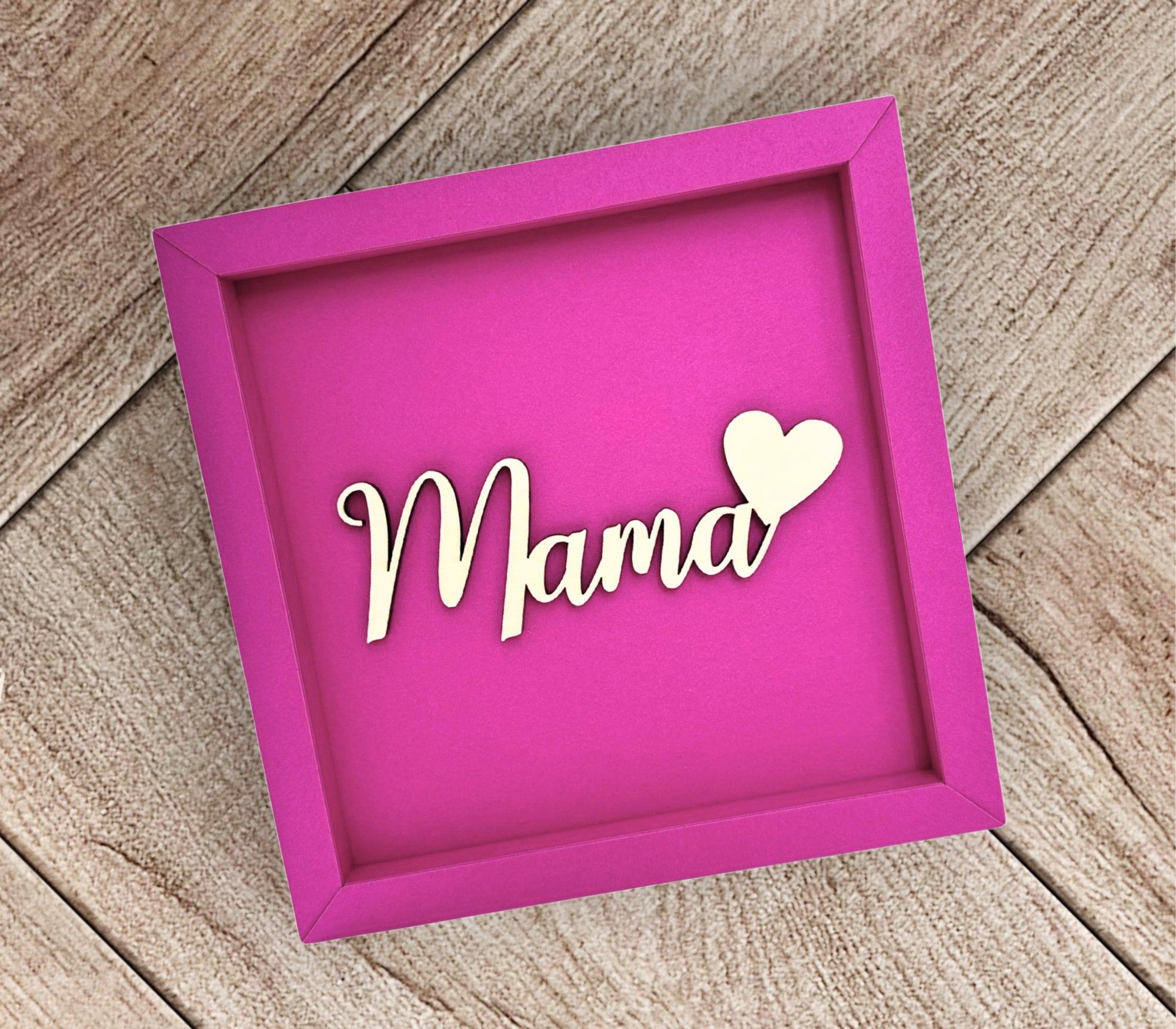 Mama | Schriftzug aus Holz | Filigrane Holzschrift - Roo's Gift Shop