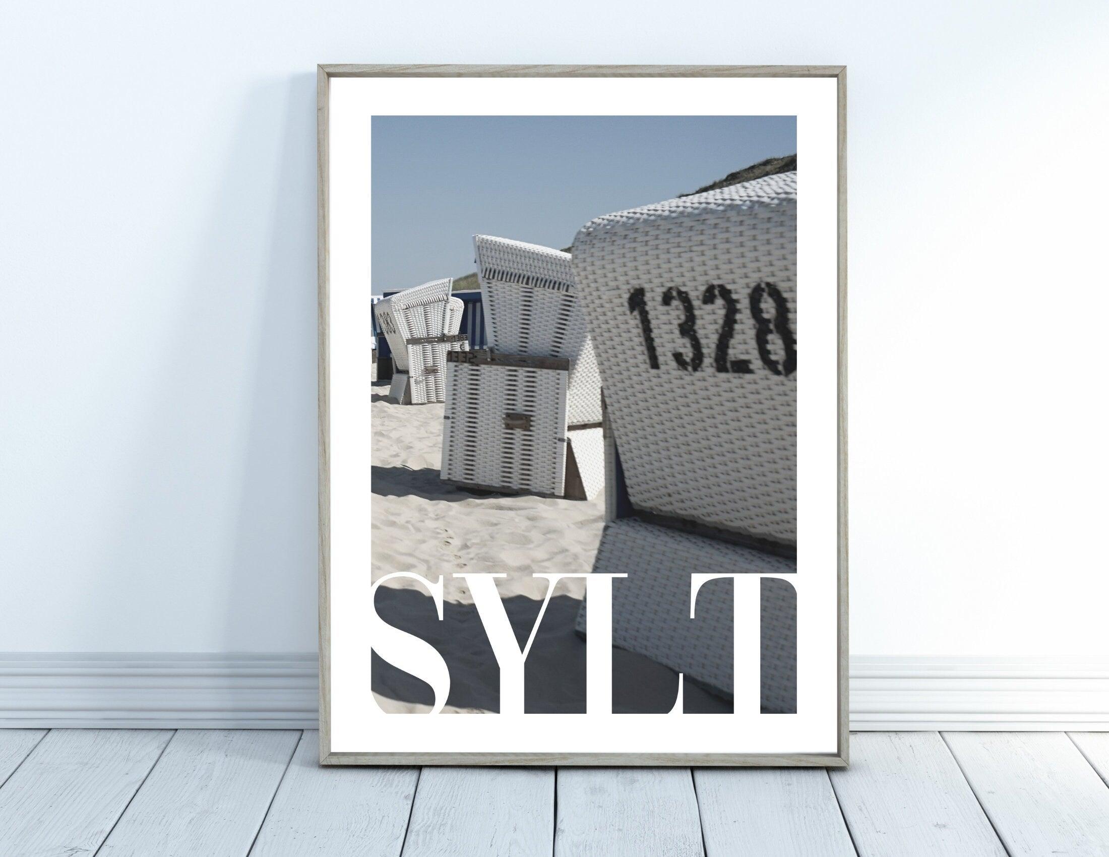 Poster SYLT | Strandkorb | Leuchtturm | maritime Wand Deko - Roo's Gift Shop