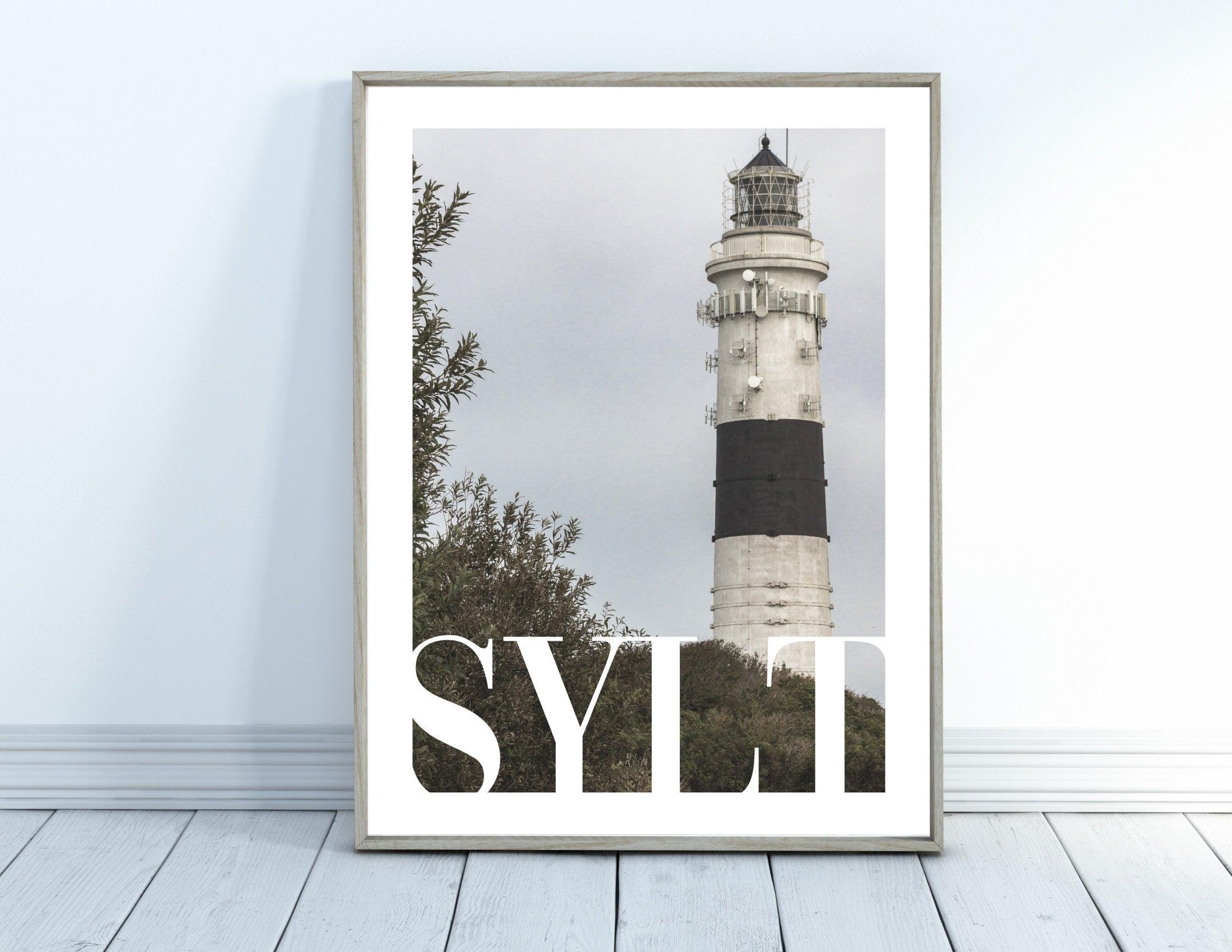 Poster SYLT | Strandkorb | Leuchtturm | maritime Wand Deko - Roo's Gift Shop