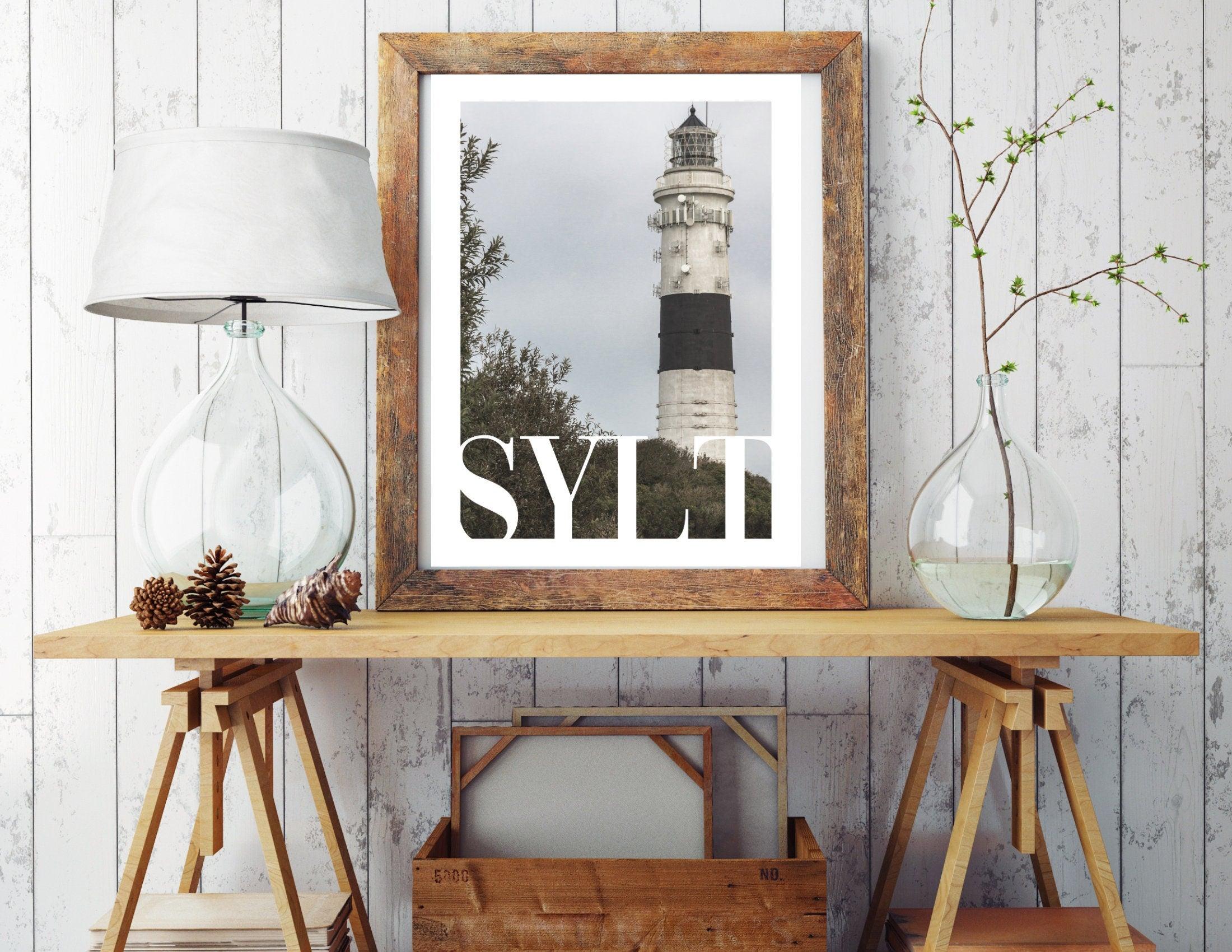 Poster SYLT | Strandkorb | Leuchtturm | maritime Wand Deko - Roo's Gift Shop