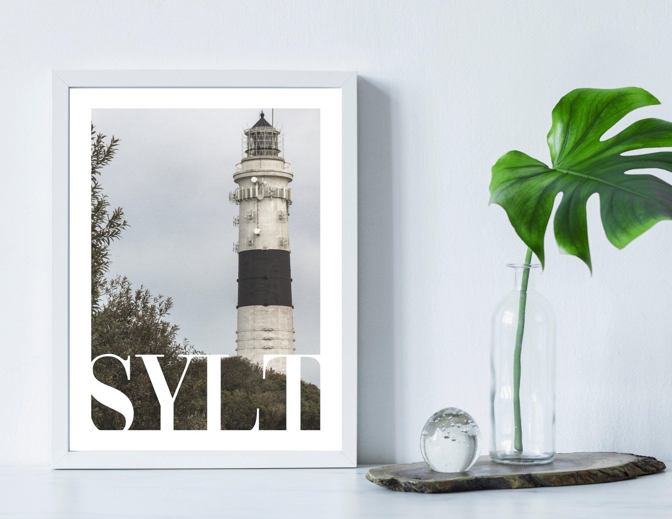 Poster SYLT | Strandkorb | Leuchtturm | maritime Wand Deko - Roo's Gift Shop