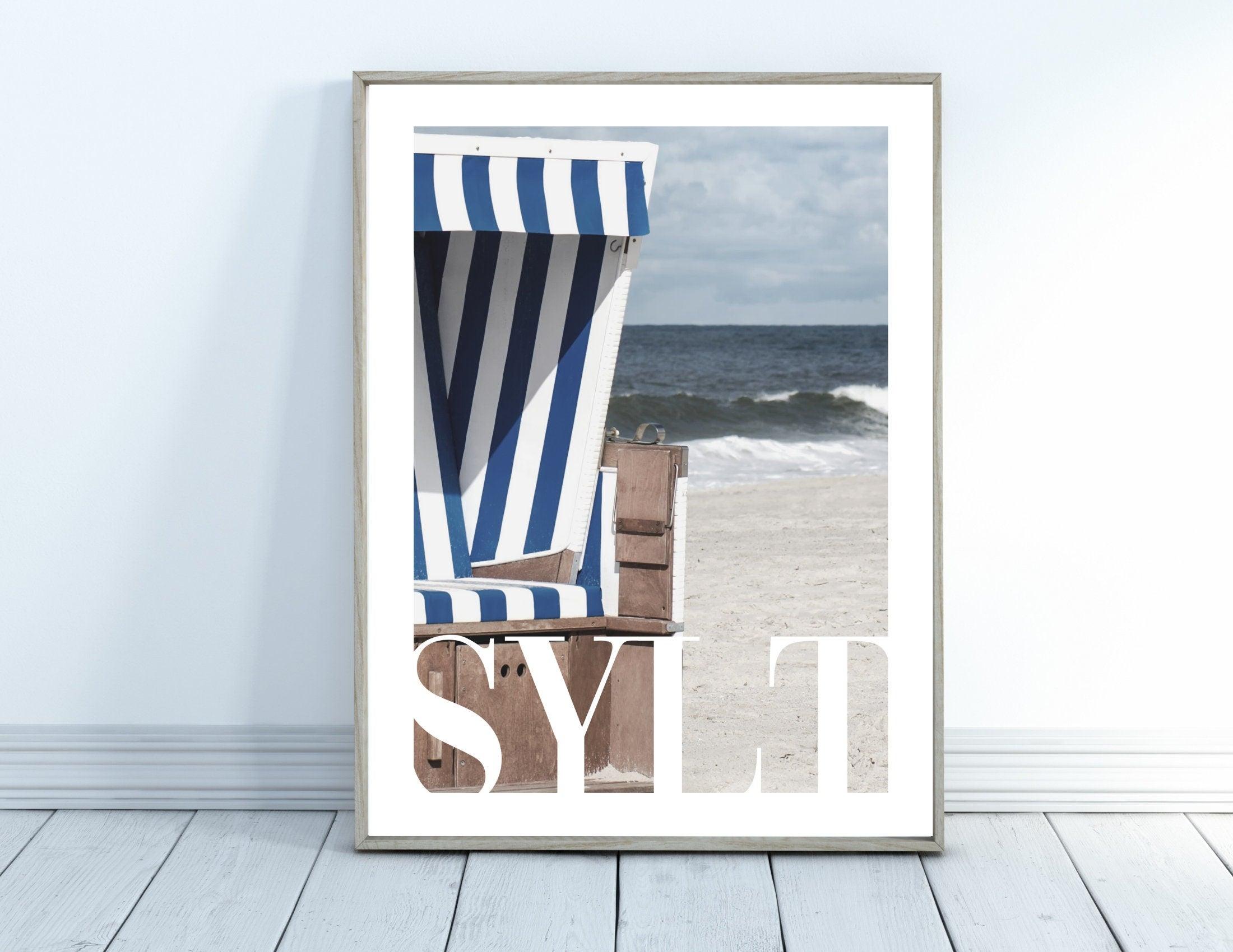 Poster SYLT | Strandkorb | Meer Welle | maritim Wand Deko - Roo's Gift Shop