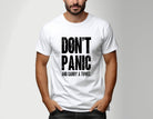 T-Shirt Herren | Don't panic and carry a towel | in schwarz oder weiß - Roo's Gift Shop
